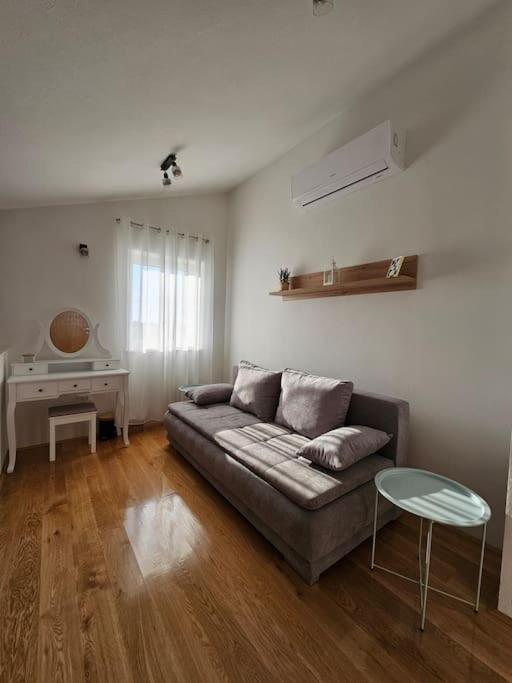 Holiday Home Gidas - Hot Tub, Gym, Playground Radovin Exterior foto
